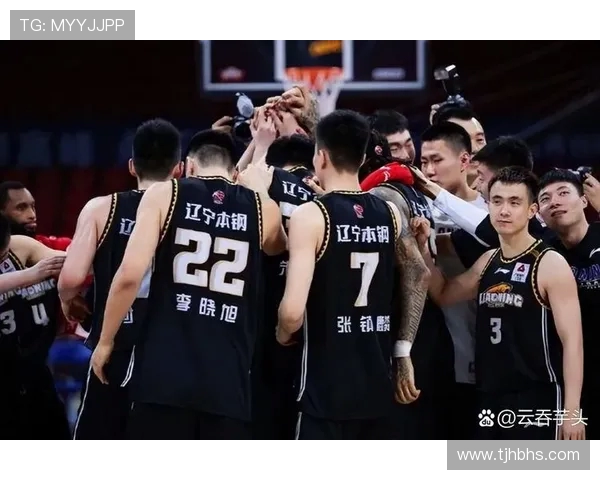 CBA激战辽宁队迎战新疆队双方全力争夺季后赛席位精彩对决不容错过