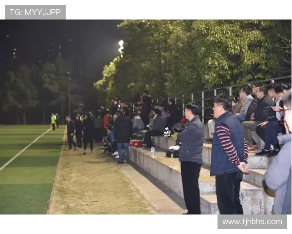 丹麦与乌拉圭激战正酣足球盛宴引发全球关注与热议