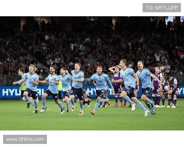 柏斯光荣迎战墨尔本城力争胜利全力以赴展现球队风采