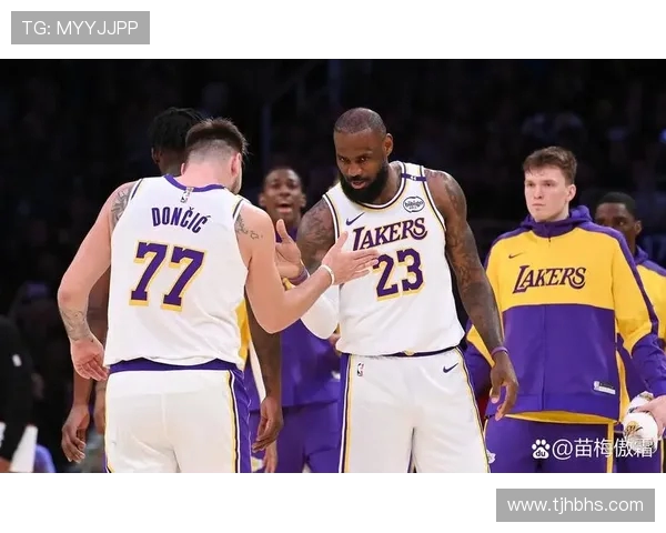 湖人队在2012年总决赛中的辉煌表现与历史意义解析 湖人队在2012年总决赛中的辉煌表现与历史意义解析