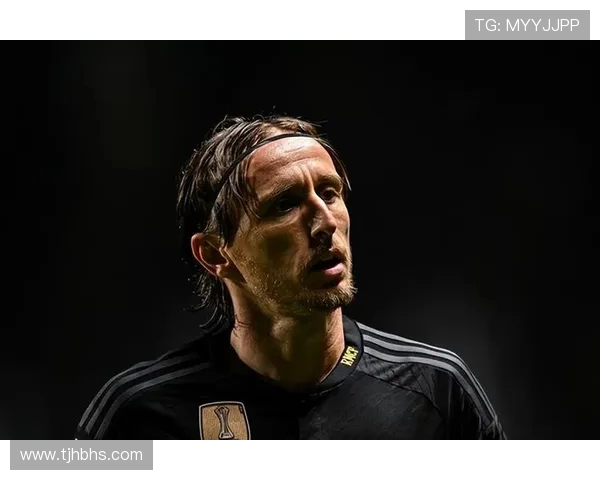 莫德里奇：从克罗地亚足球奇才到世界足坛传奇的辉煌之路