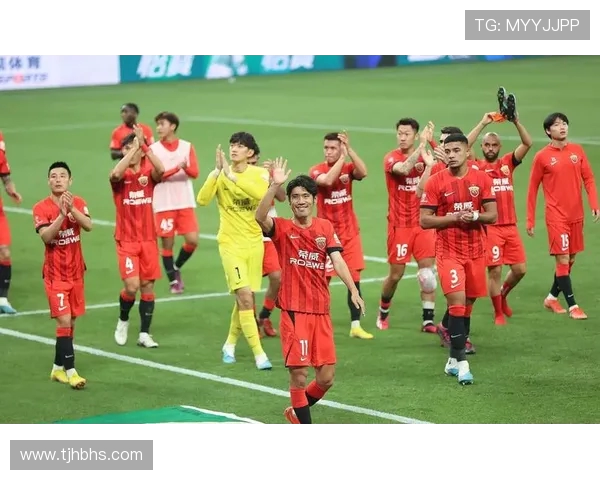 鲁能与上港激情对决燃炸全场球迷热血沸腾尽享精彩瞬间